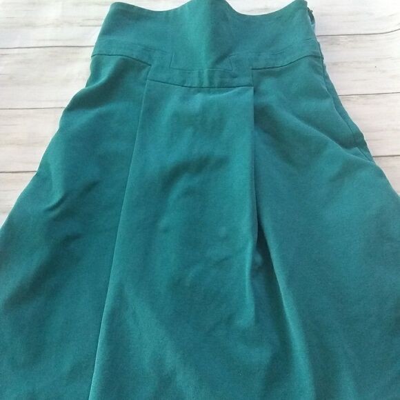 Diane von furstenburg green pleated skirt Sz 4 - Picture 2 of 4